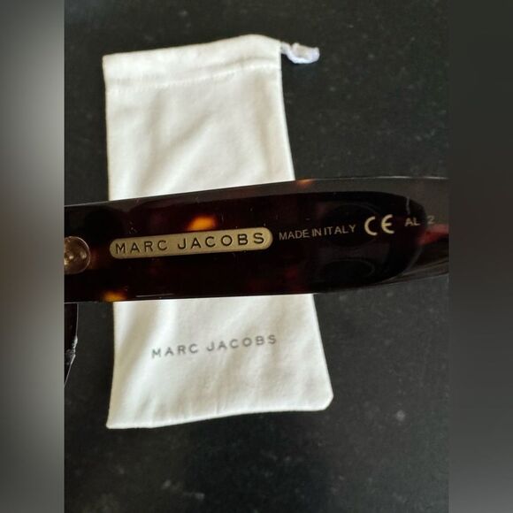 Marc Jacobs Sunglasses - Picture 7 of 7